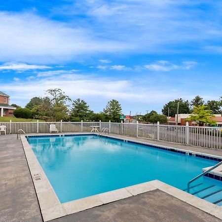 Econo Lodge Waynesboro - Skyline Drive ภายนอก รูปภาพ
