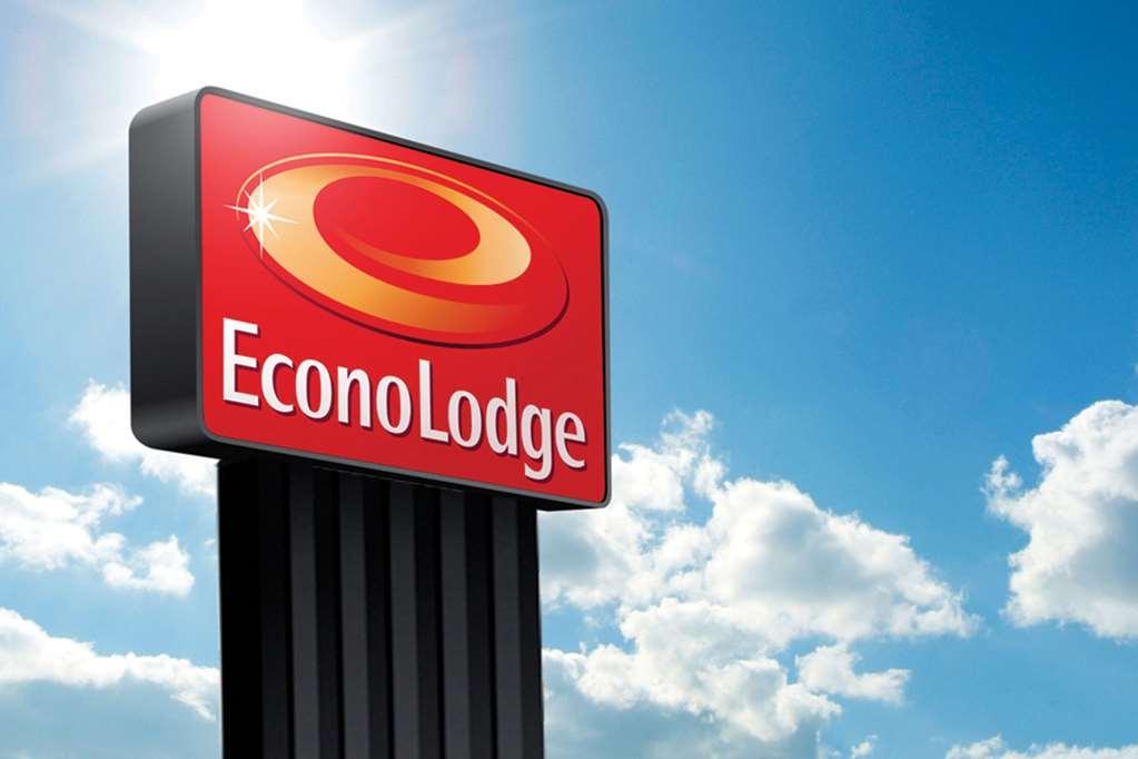 Econo Lodge Waynesboro - Skyline Drive ภายนอก รูปภาพ