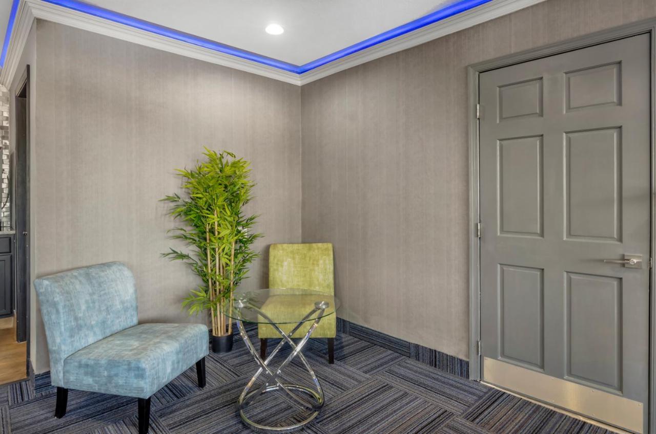 Econo Lodge Waynesboro - Skyline Drive ภายนอก รูปภาพ