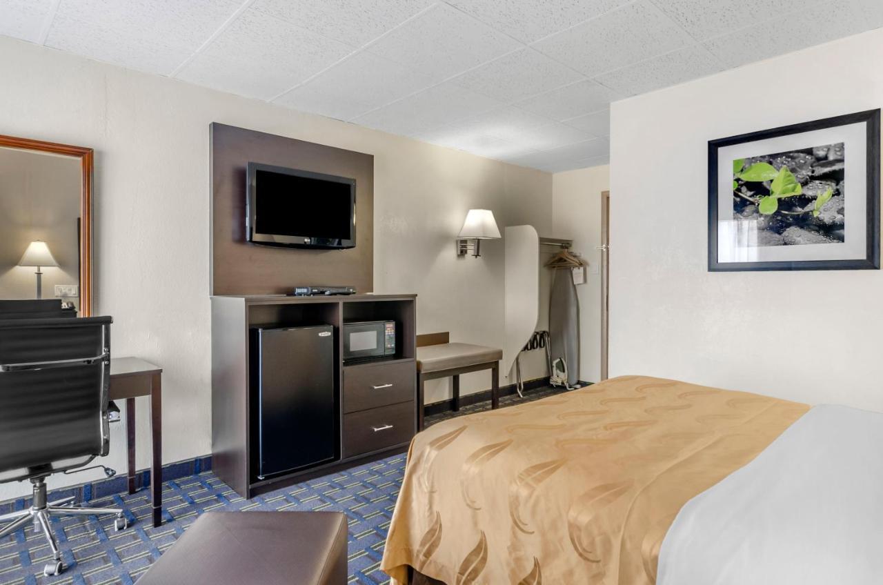 Econo Lodge Waynesboro - Skyline Drive ภายนอก รูปภาพ