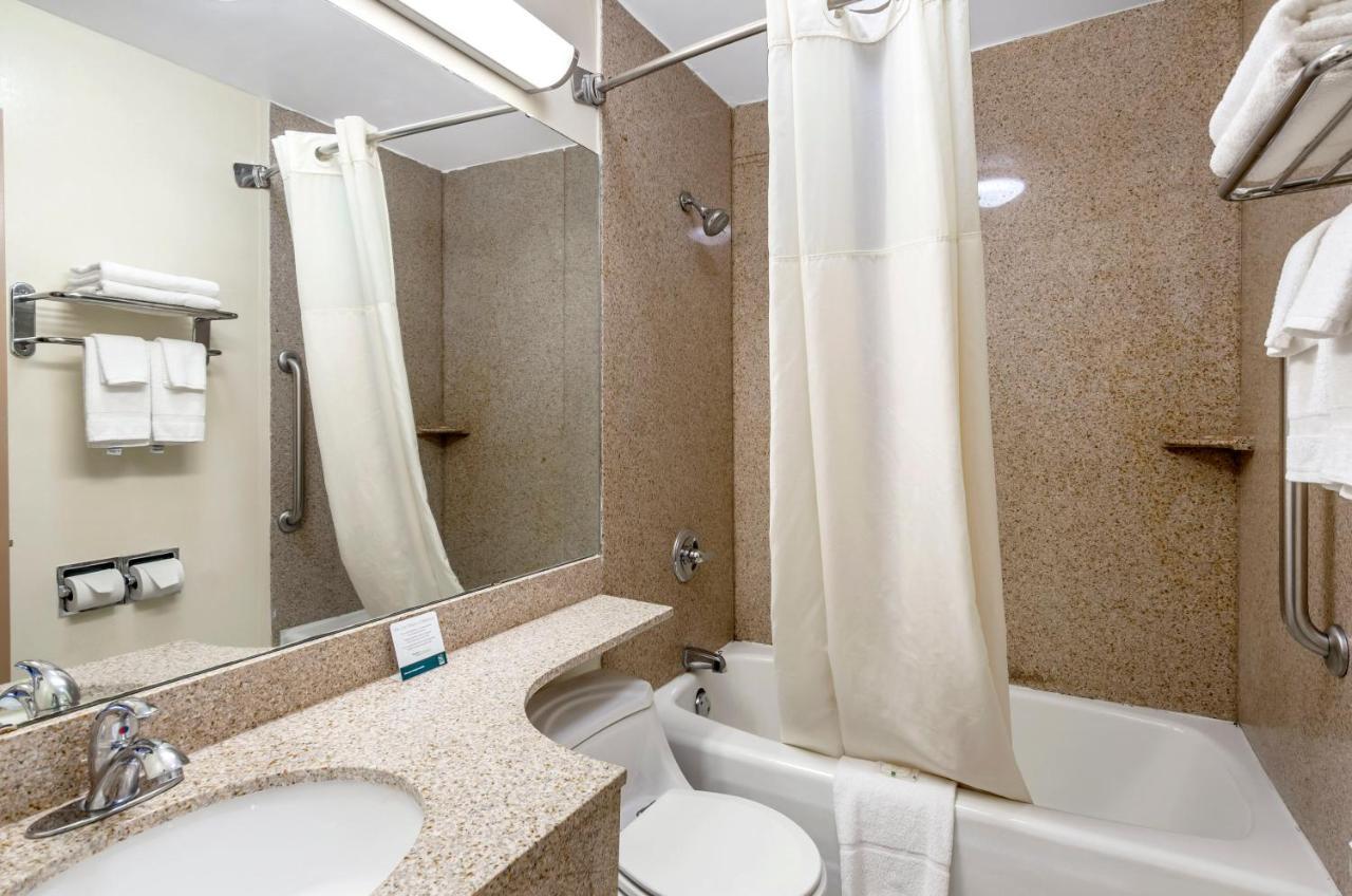 Econo Lodge Waynesboro - Skyline Drive ภายนอก รูปภาพ