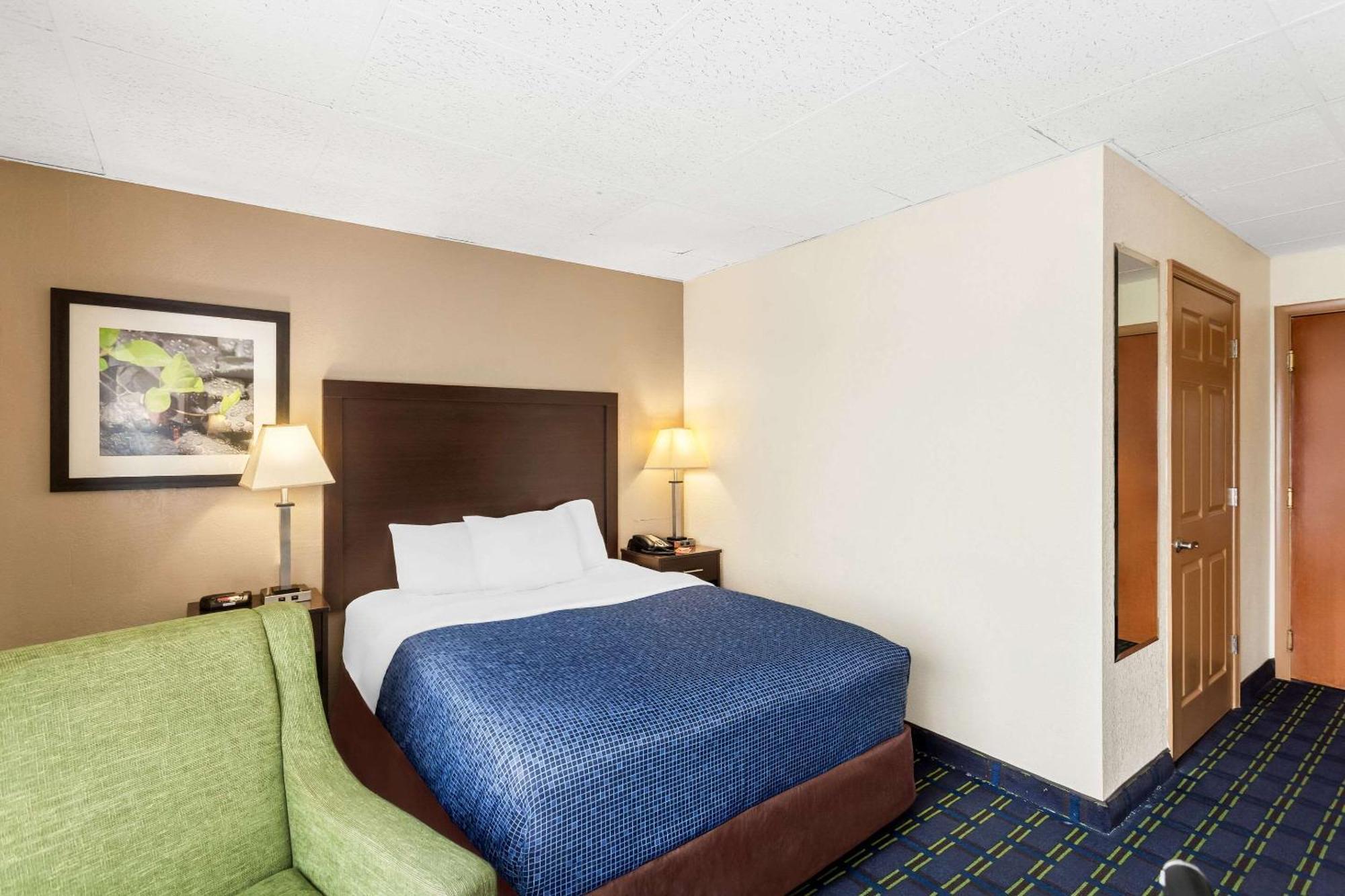 Econo Lodge Waynesboro - Skyline Drive ภายนอก รูปภาพ
