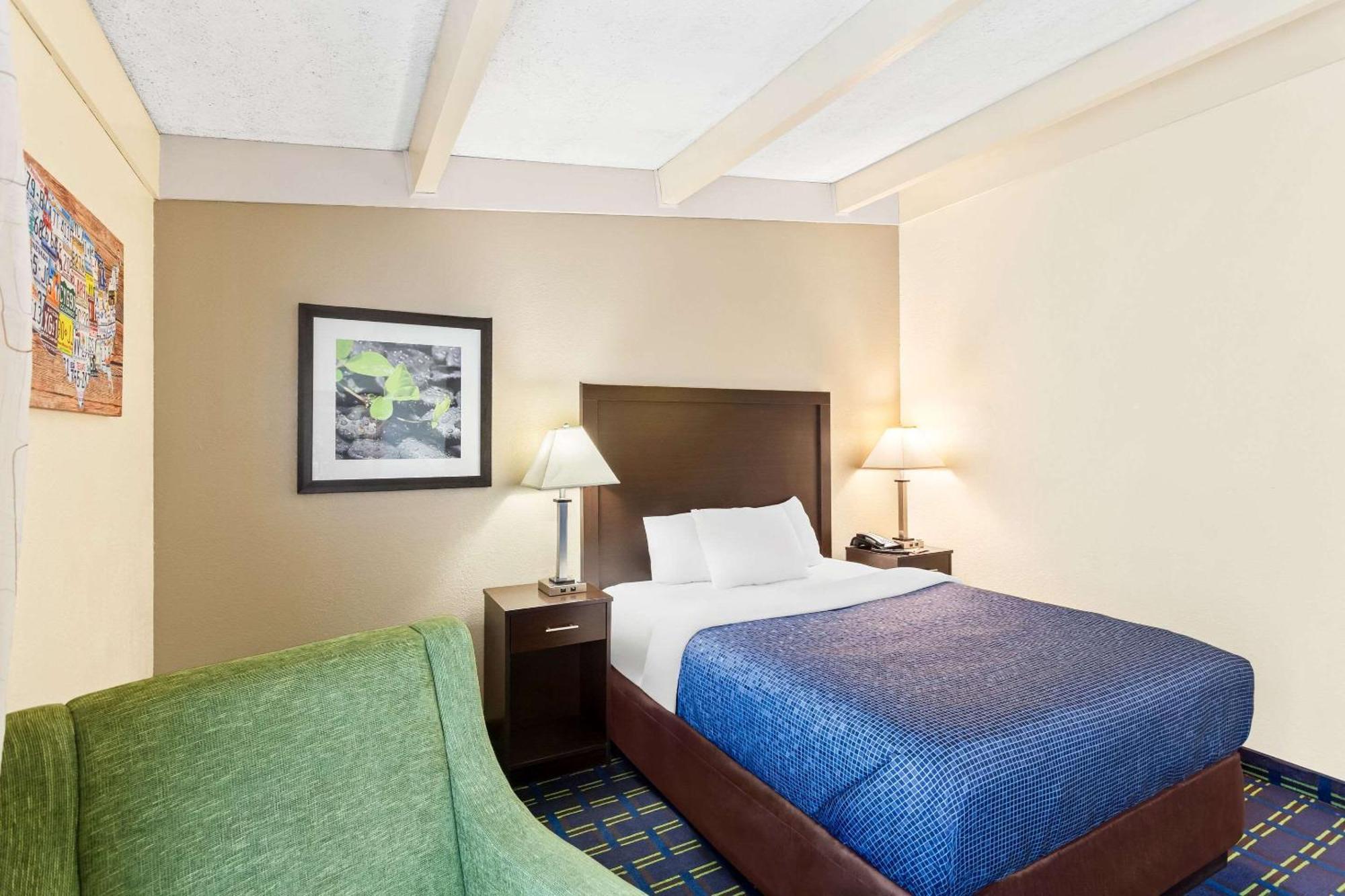 Econo Lodge Waynesboro - Skyline Drive ภายนอก รูปภาพ